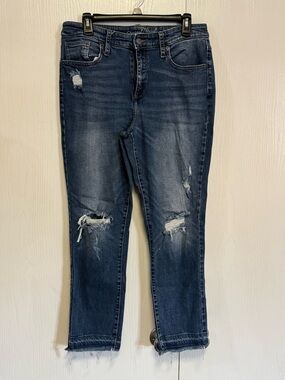 Universal Thread Cropped Dark Blue Distressed Women’s Jeans